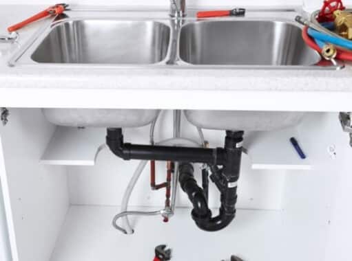 Fixing kitchen sink leak in Delaware | Delaware Plumbing Services | Call Harris Now