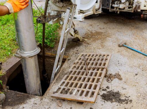 Cleaning the sludge in New Jersey out of a sewer line | New Jersey Drain Services | Call Harris Now